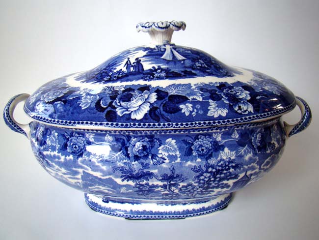 A lovely 19th century WEDGWOOD covered tureen in the 'Landscape' pattern circa 1840